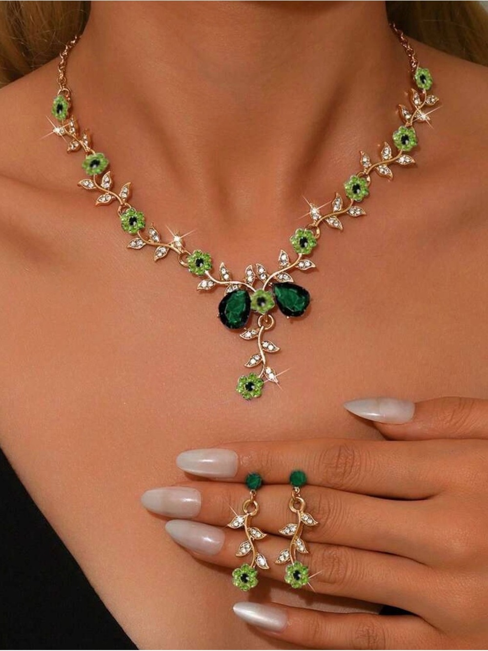 Crystal flower necklace and earring jewelry set
